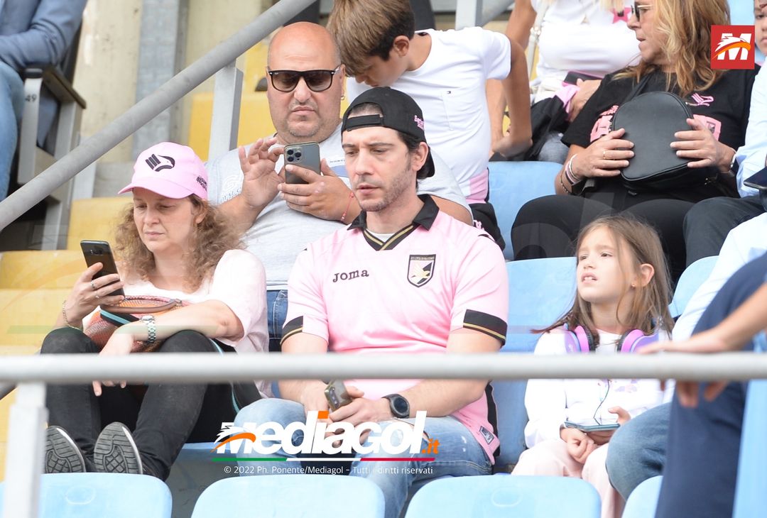 FOTOTIFO Palermo-Pisa 3-3, i tifosi allo Stadio “Renzo Barbera” (Gallery) - immagine 77