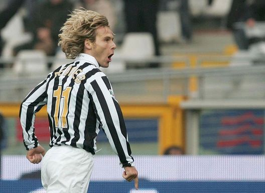 TURIN, ITALY - NOVEMBER 11: Pavel Nedved of Juventus celebrates after scoring the first goal during the Serie B match between Juventus and Pescara at the Delle Alpi Stadium on November 11, 2006 in Turin, Italy. (Photo by Newpress/Getty Images) TURIN, ITALY - NOVEMBER 11: Pavel Nedved of Juventus celebrates after scoring the first goal during the Serie B match between Juventus and Pescara at the Delle Alpi Stadium on November 11, 2006 in Turin, Italy. (Photo by Newpress/Getty Images)