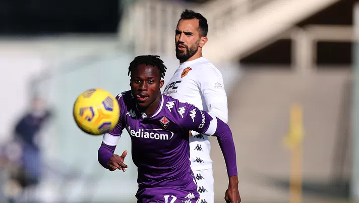 FLORENCE, ITALY - NOVEMBER 22: Christian Kouame' of ACF Fiorentina in action during the Serie A match between ACF Fiorentina and Benevento Calcio at Stadio Artemio Franchi on November 22, 2020 in Florence, Italy.  (Photo by Gabriele Maltinti/Getty Images)