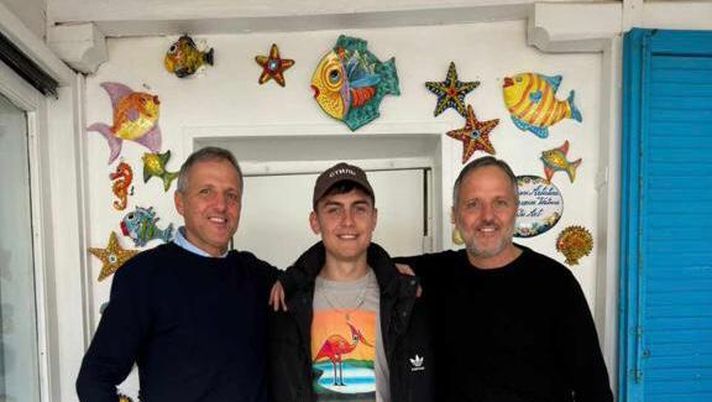 Dybala sulle orme di Totti: pranzo nello storico ristorante di Francesco Dybala sulle orme di Totti: pranzo nello storico ristorante di Francesco - immagine 1