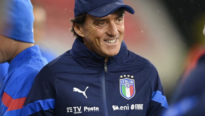Roberto Mancini (Commissario Tecnico Nazionale Italiana) durante una seduta di allenamento dell'Italia a Coverciano | News (Getty Images) Roberto Mancini Italia allenamento Coverciano