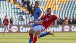 I fumogeni testati prima di entrare allo stadio: al Levski il derby di Sofia