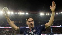 VIDEO / Ibra è troppo potente per le porte dello stadio Geoffroy-Guichard