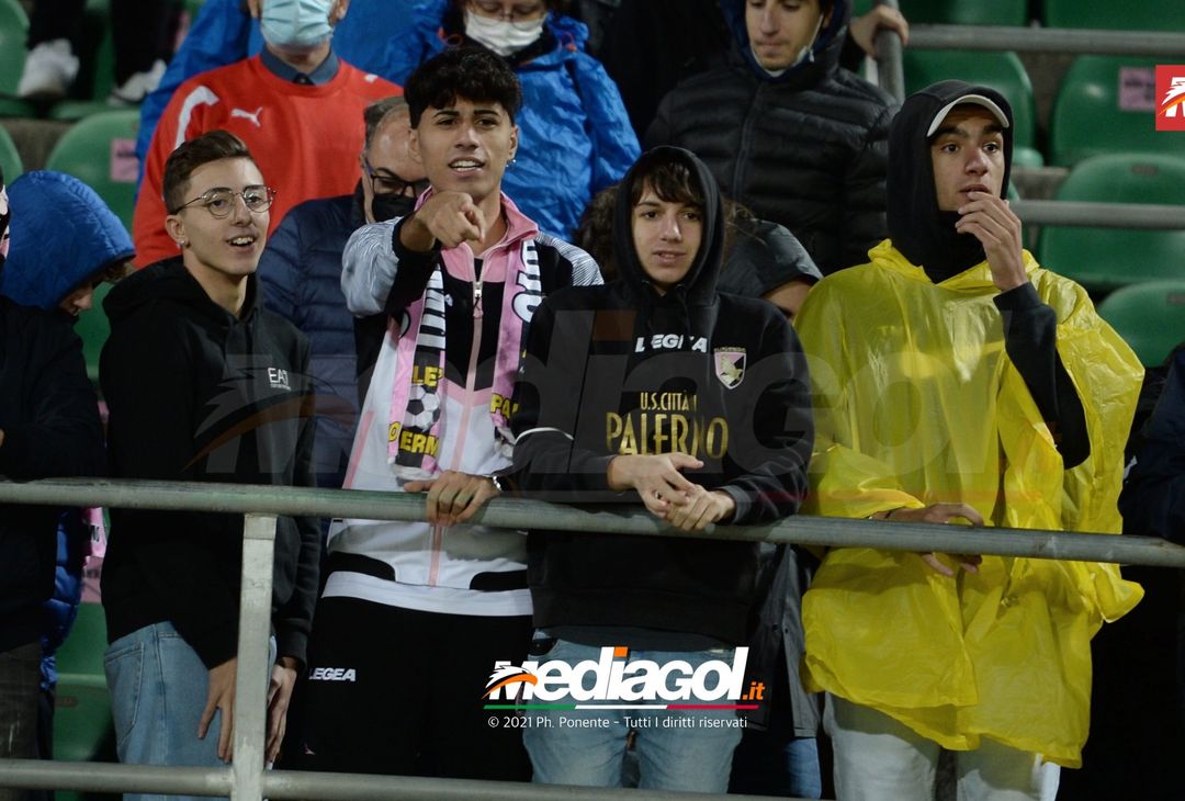 FOTO, i tifosi allo stadio per Palermo – Foggia 3-0 (Gallery) - immagine 17