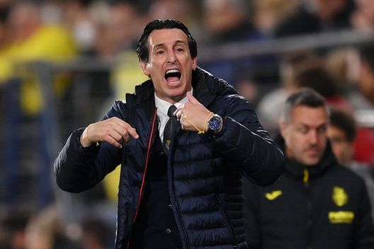 VILLARREAL, SPAIN - MAY 03: Unai Emery, Head Coach of Villarreal CF reacts during the UEFA Champions League Semi Final Leg Two match between Villarreal and Liverpool at Estadio de la Ceramica on May 03, 2022 in Villarreal, Spain. (Photo by David Ramos/Getty Images) Emery: “Sono felice e orgoglioso anche se sognavo di compiere un altro passo” - immagine 1