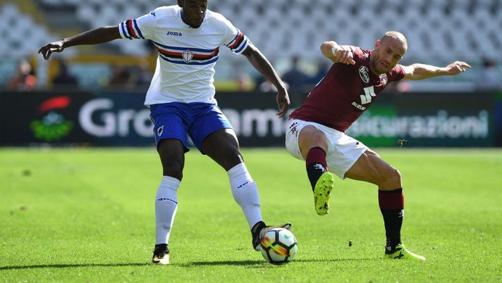 TURIN, ITALY - SEPTEMBER 17:  Lorenzo De Silvestri (R) of Torino FC competes with Duvan Esteban Zapata of UC Sampdoria during the Serie A match between Torino FC and UC Sampdoria at Stadio Olimpico di Torino on September 17, 2017 in Turin, Italy.  (Photo by Valerio Pennicino/Getty Images)  TURIN, ITALY - SEPTEMBER 17:  Lorenzo De Silvestri (R) of Torino FC competes with Duvan Esteban Zapata of UC Sampdoria during the Serie A match between Torino FC and UC Sampdoria at Stadio Olimpico di Torino on September 17, 2017 in Turin, Italy.  (Photo by Valerio Pennicino/Getty Images)