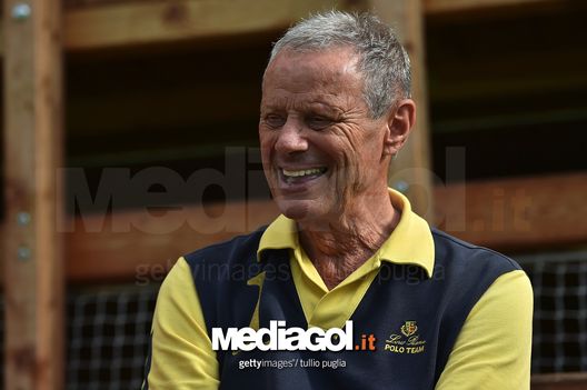 Maurizio Zamparini sulla tribuna di Bad Kleinkirchheim in ritiro (Puglia/Getty) Maurizio Zamparini sulla tribuna di Bad Kleinkirchheim in ritiro (Puglia/Getty)