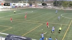 VIDEO/ Assurdo, allenatore entra in campo e ferma il contropiede avversario