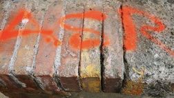 FOTO – Orrende scritte a Chiaia da parte di tifosi romanisti: “Ciro muore”