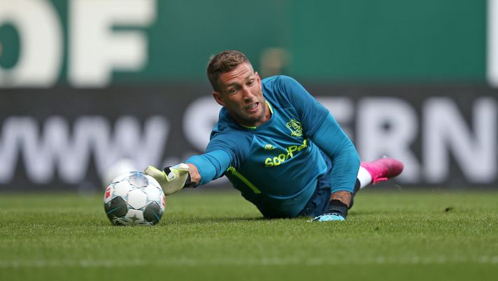 BREMEN, GERMANY - AUGUST 03: Maarten Stekelenburg, goalkeeper of FC Everton during the warm up  prior to the pre-season friendly match during the pre-season friendly match between SV Werder Bremen and FC Everton at Wohninvest Weserstadion on August 03, 2019 in Bremen, Germany. (Photo by Cathrin Mueller/Getty Images) 