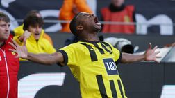 Due anni fa insulti razzisti dai tifosi Schalke: oggi il gol nel derby, magic moment Moukoko