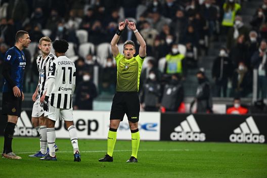 Getty Images Ts -Juve-Inter, Irrati 5: viene sballottato da una parte e dall’altra. Non convince…- immagine 2