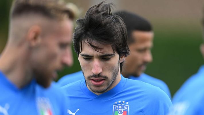 FLORENCE, ITALY - JUNE 09: Sandro Tonali of Italy in action during an Italy training session at Centro Tecnico Federale di Coverciano on June 09, 2022 in Florence, Italy. (Photo by Claudio Villa/Getty Images) Milan, Tonali anche oggi non si allena in Nazionale: le ultime sulle sue condizioni - immagine 1