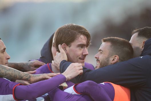 GERMOGLI PH: 11DICEMBRE 2021 FIRENZE STADIO ARTEMIO FRANCHI CAMPIONATO SERIE A TIM FIORENTINA VS SALERNITANA NELLA FOTO GOL ESULTANZA VLAHOVIC GERMOGLI PH: 11DICEMBRE 2021 FIRENZE STADIO ARTEMIO FRANCHI CAMPIONATO SERIE A TIM FIORENTINA VS SALERNITANA NELLA FOTO GOL ESULTANZA VLAHOVIC
