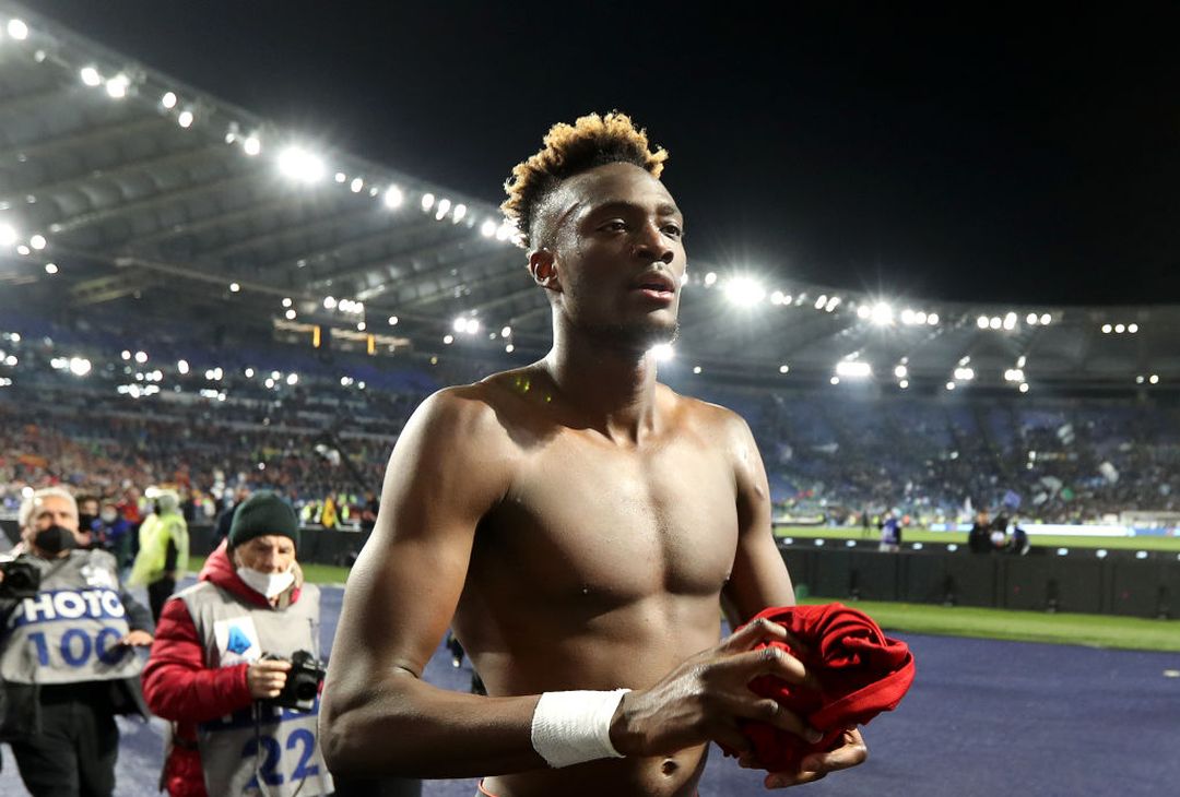 La Roma si scatena: Mancini con la bandiera, Abraham si spoglia – FOTO GALLERY - immagine 35