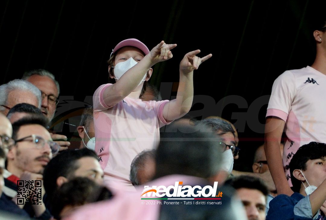 Fototifo, i tifosi allo stadio per Palermo-Virtus Entella 2-2 (gallery) - immagine 145