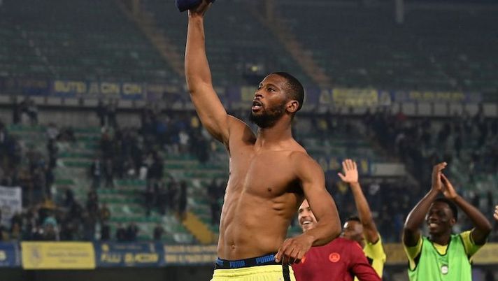 VERONA, ITALY - OCTOBER 03: Beto of Udinese Calcio celebrates after the Serie A match between Hellas Verona and Udinese Calcio at Stadio Marcantonio Bentegodi on October 03, 2022 in Verona, Italy. (Photo by Alessandro Sabattini/Getty Images) Beto: “Gol danno soddisfazione, fare panchina no. L’idolo Eto’o e a Deulofeu ho detto…” - immagine 1