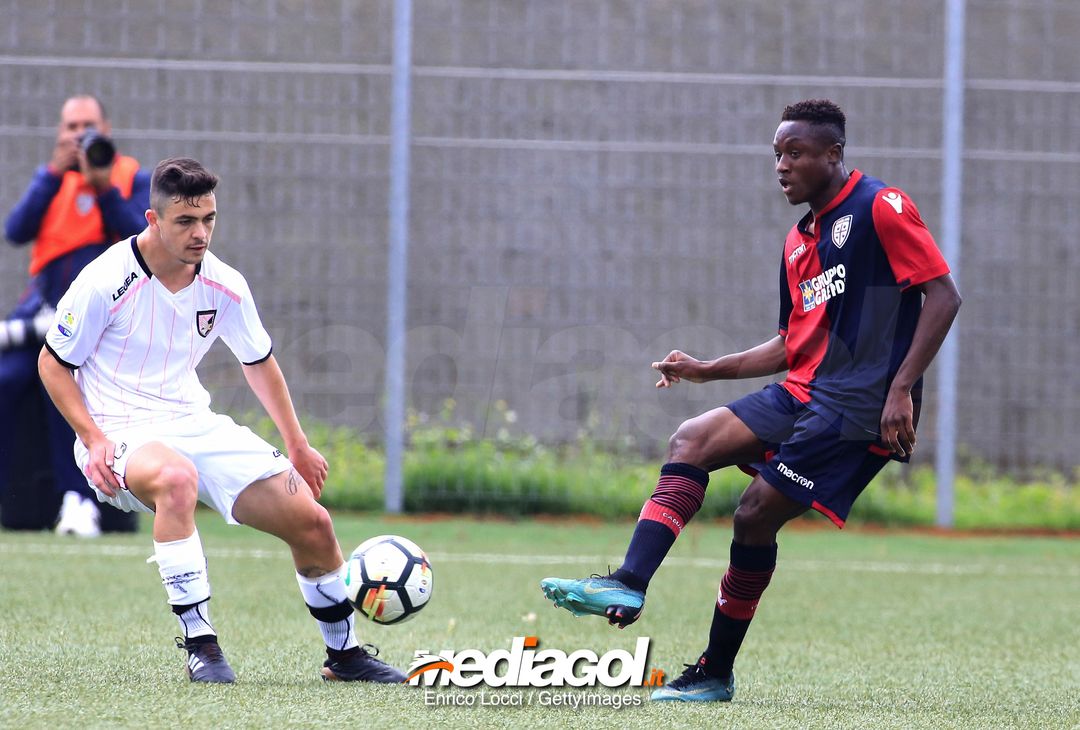  CAGLIARI, ITALY - MAY 05:  Christ Koaudio of Cagliari U19 in action during the Primavera 1 match between Cagliari Calcio U19 and US Citta di Palermo U19 at Stadio Renato Raccis on May 5, 20188.  (Photo by Enrico Locci/Getty Images) 