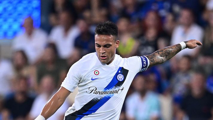 FERRARA, ITALY - AUGUST 13: Lautaro Martinez of FC Internazionale in action during the Pre- Season Friendly match between FC Internazionale and KF Egnatia at Stadio Paolo Mazza on August 13, 2023 in Ferrara, Italy. (Photo by Mattia Ozbot - Inter/Inter via Getty Images) L’Inter vince 4-2 in amichevole, gli indizi: rigorista, marcatori, top e flop - immagine 1