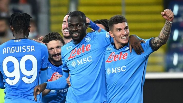 UDINE, ITALY - SEPTEMBER 20: Kalidou Koulibaly of SSC Napoli celebrates after scoring his team third goal during the Serie A match between Udinese Calcio and SSC Napoli at Dacia Arena on September 20, 2021 in Udine, Italy. (Photo by Alessandro Sabattini/Getty Images) De Maggio: “Koulibaly, so che il suo agente vuole la Juve. Ma lui ha detto che…” - immagine 1