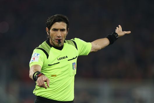 L'arbitro Gianpaolo Calvarese L'arbitro Gianpaolo Calvarese