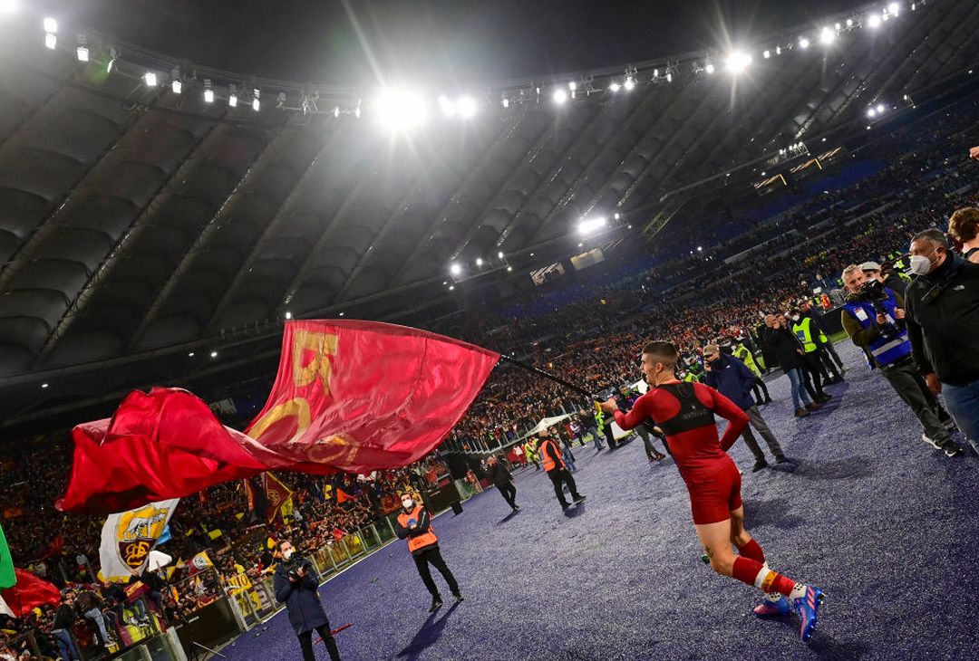 La Roma si scatena: Mancini con la bandiera, Abraham si spoglia – FOTO GALLERY - immagine 15