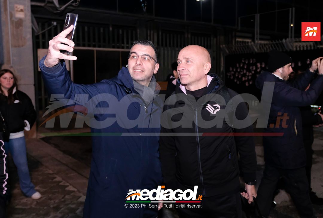 FOTO Ascoli-Palermo, i rosanero in partenza dallo stadio “Renzo Barbera” (Gallery) - immagine 9