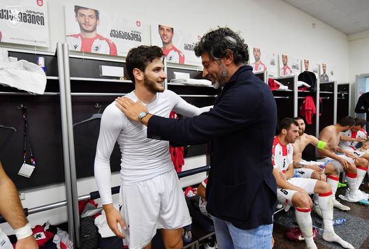 FOTO Georgia, le congratulazioni di Kaladze a Kvaratskhelia negli spogliatoi- immagine 2