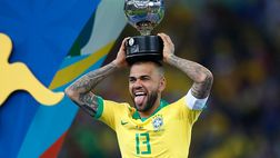 Non solo Juve, Dani Alves, il capellone biondo. Ma c’è un dolce trucco… – VIDEO
