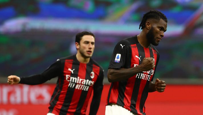 MILAN, ITALY - JANUARY 09: Franck Kessie of Milan celebrates after scoring their sides second goal form the penalty spot during the Serie A match between AC Milan and Torino FC at Stadio Giuseppe Meazza on January 09, 2021 in Milan, Italy. Sporting stadiums around Italy remain under strict restrictions due to the Coronavirus Pandemic as Government social distancing laws prohibit fans inside venues resulting in games being played behind closed doors. (Photo by Marco Luzzani/Getty Images) Yaya Tourè rivela: “Ho parlato con Kessiè, gli ho detto di venire al Barça. E di non uscire troppo la sera…” - immagine 1