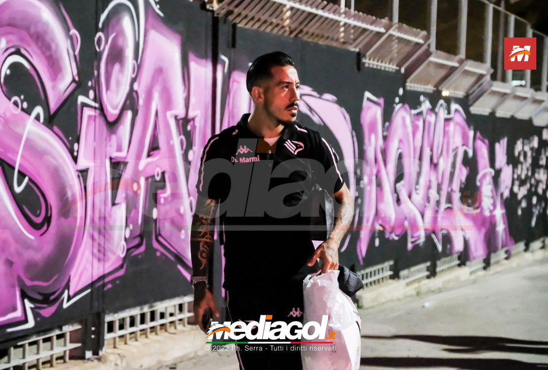 FOTO Palermo, i rosanero ritornano a Palermo dopo il ritiro a Manchester (Gallery) - immagine 6