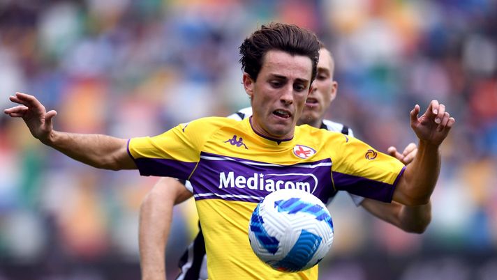 UDINE, ITALY - SEPTEMBER 26: Alvaro Odriozola of ACF Fiorentina in action during the Serie A match between Udinese Calcio and ACF Fiorentina at Dacia Arena on September 26, 2021 in Udine, Italy. (Photo by Alessandro Sabattini/Getty Images) 