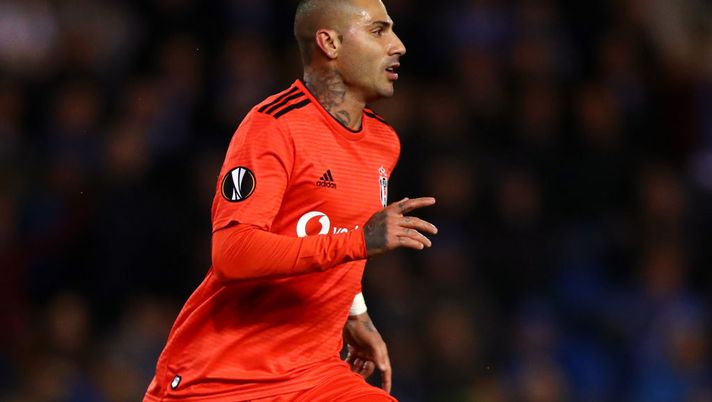 GENK, BELGIUM - NOVEMBER 08: Ricardo Quaresma of Besiktas celebrates as he scores his team's first goal during the UEFA Europa League Group I match between KRC Genk and Besiktas at Cristal Arena on November 8, 2018 in Genk, Belgium. (Photo by Dean Mouhtaropoulos/Getty Images) GENK, BELGIUM - NOVEMBER 08: Ricardo Quaresma of Besiktas celebrates as he scores his team's first goal during the UEFA Europa League Group I match between KRC Genk and Besiktas at Cristal Arena on November 8, 2018 in Genk, Belgium. (Photo by Dean Mouhtaropoulos/Getty Images)