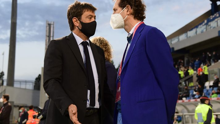 REGGIO NELL'EMILIA, ITALY - MAY 19: Andrea Agnelli, President of Juventus and John Elkann look on during the TIMVISION Cup Final between Atalanta BC and Juventus on May 19, 2021 in Reggio nell'Emilia, Italy. A limited number of fans will be allowed into the stadium as Coronavirus restrictions begin to ease in the UK. (Photo by Marco Rosi/Getty Images for Lega Serie A) Possibile rivoluzione in casa Juve. Elkann silura Agnelli e Nedved? - immagine 1