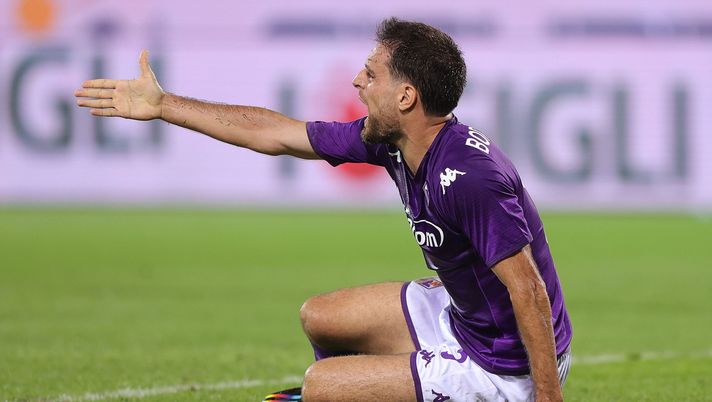 FLORENCE, ITALY - OCTOBER 22: Giacomo Bonaventura of ACF Fiorentina reacts during the Serie A match between ACF Fiorentina and FC Internazionale at Stadio Artemio Franchi on October 22, 2022 in Florence, Italy. (Photo by Gabriele Maltinti/Getty Images) Problema nel riscaldamento per Bonaventura: cambia il trequartista col Milan - immagine 1