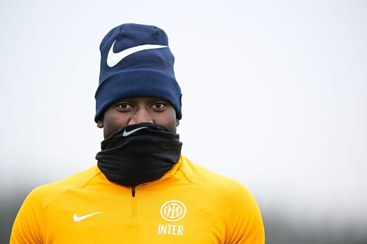 COMO, ITALY - DECEMBER 09: André Onana of FC Internazionale reacts during the FC Internazionale training session at the club's training ground Suning Training Center at Appiano Gentile on December 09, 2022 in Como, Italy. (Photo by Mattia Ozbot - Inter/Inter via Getty Images) Inter, successo l’inaspettato: “Nessuno in sede pensava accadesse così in fretta”- immagine 2
