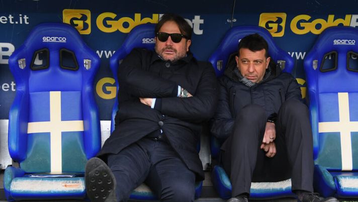 PARMA, ITALY - JANUARY 27: Daniele Faggiano general director of Parma Calcio and Robeto D'Aversa of Parma Calcio during the Serie A match between Parma Calcio and SPAL at Stadio Ennio Tardini on January 27, 2019 in Parma, Italy. (Photo by Alessandro Sabattini/Getty Images) Ds Parma: “Kulusevski va via dal 30 giugno? No problem! Il colpo Piatek, Inglese fuori lista e Gervinho…” - immagine 1