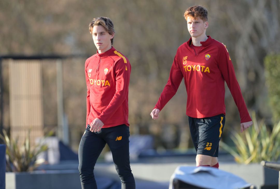 Trigoria, ripresa dopo Milan-Roma: gol di Solbakken. C’è Karsdorp – FOTO GALLERY - immagine 43