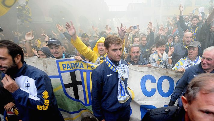 PARMA, ITALY - SEPTEMBER 13: Luigi Apolloni head coach of Parma Calcio 1913 attends the supporter's march during the Serie D match between Parma Calcio 1913 and Villafranca Veronese at Stadio Ennio Tardini on September 13, 2015 in Parma, Italy. (Photo by Roberto Serra/Iguana Press/Getty Images) PARMA, ITALY - SEPTEMBER 13: Luigi Apolloni head coach of Parma Calcio 1913 attends the supporter's march during the Serie D match between Parma Calcio 1913 and Villafranca Veronese at Stadio Ennio Tardini on September 13, 2015 in Parma, Italy. (Photo by Roberto Serra/Iguana Press/Getty Images)