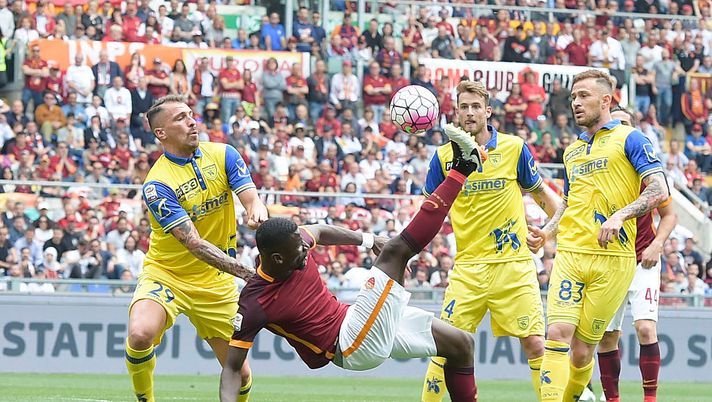 ROME, ITALY - MAY 08:  AS Roma player Antonio rudiger in action during the Serie A match between AS Roma and AC Chievo Verona at Stadio Olimpico on May 8, 2016 in Rome, Italy.  (Photo by Luciano Rossi/AS Roma via Getty Images) 