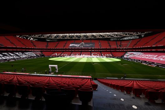 BILBAO, SPAIN - JUNE 20: General view inside the stadium prior to the Liga match between Athletic Club and Real Betis Balompie at San Mames Stadium on June 20, 2020 in Bilbao, Spain. Football Stadiums around Europe remain empty due to the Coronavirus Pandemic as Government social distancing laws prohibit fans inside venues resulting in all fixtures being played behind closed doors. (Photo by Juan Manuel Serrano Arce/Getty Images) Mondiali 2030, l’edizione del Centenario si allontana dall’Uruguay: favorite Spagna e Portogallo- immagine 2