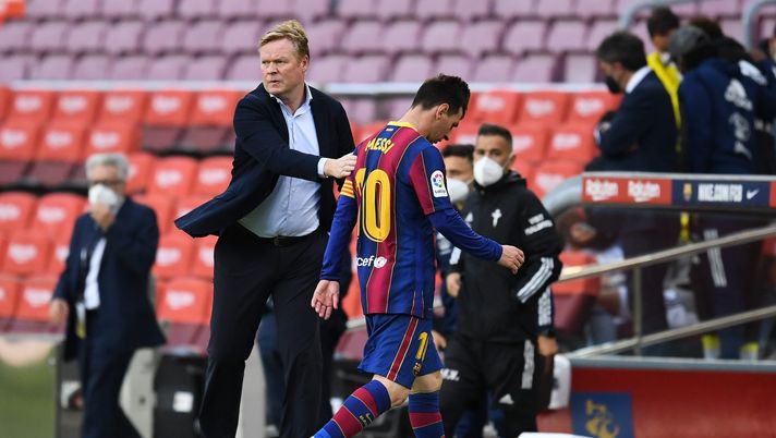 BARCELONA, SPAIN - MAY 16: Head coach Ronald Koeman of FC Barcelona comforts Lionel Messi of FC Barcelona as he walks off the pitch at the La Liga Santander match between FC Barcelona and RC Celta at Camp Nou on May 16, 2021 in Barcelona, Spain. Sporting stadiums around Spain remain under strict restrictions due to the Coronavirus Pandemic as Government social distancing laws prohibit fans inside venues resulting in games being played behind closed doors. (Photo by David Ramos/Getty Images) BARCELONA, SPAIN - MAY 16: Head coach Ronald Koeman of FC Barcelona comforts Lionel Messi of FC Barcelona as he walks off the pitch at the La Liga Santander match between FC Barcelona and RC Celta at Camp Nou on May 16, 2021 in Barcelona, Spain. Sporting stadiums around Spain remain under strict restrictions due to the Coronavirus Pandemic as Government social distancing laws prohibit fans inside venues resulting in games being played behind closed doors. (Photo by David Ramos/Getty Images)