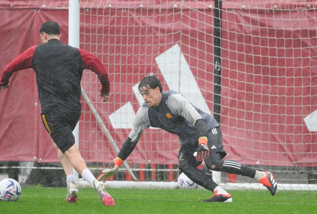 Roma, la ripresa degli allenamenti sotto la pioggia a Trigoria – FOTOGALLERY - immagine 43