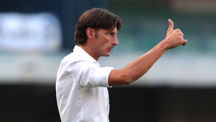 VERONA, ITALY - SEPTEMBER 04: Gabriele Cioffi, Head Coach of Hellas Verona reacts during the Serie A match between Hellas Verona and UC Sampdoria at Stadio Marcantonio Bentegodi on September 04, 2022 in Verona, Italy. (Photo by Emilio Andreoli/Getty Images) Cioffi: “Vi spiego il nuovo ruolo di Lazovic! Fortunato con Doig, Terracciano bene” - immagine 1