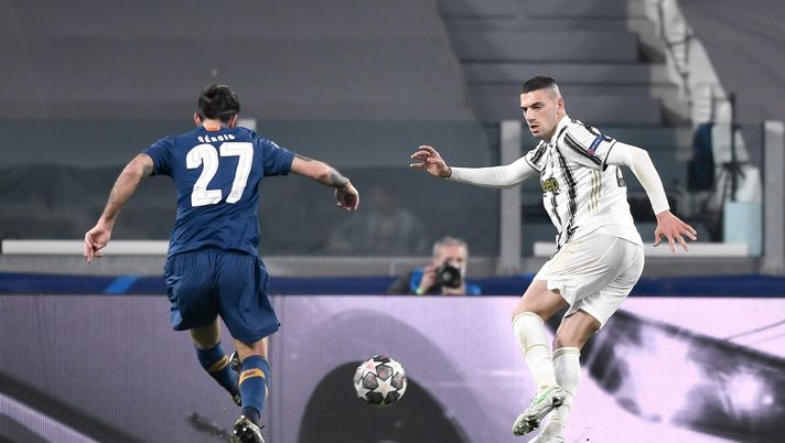 TURIN, ITALY - MARCH 09: Merih Demiral of Juventus is challenged by Sergio Oliveira of FC Porto during the UEFA Champions League Round of 16 match between Juventus and FC Porto at Juventus Arena on March 09, 2021 in Turin, Italy. (Photo by Daniele Badolato - Juventus FC/Juventus FC via Getty Images) TURIN, ITALY - MARCH 09: Merih Demiral of Juventus is challenged by Sergio Oliveira of FC Porto during the UEFA Champions League Round of 16 match between Juventus and FC Porto at Juventus Arena on March 09, 2021 in Turin, Italy. (Photo by Daniele Badolato - Juventus FC/Juventus FC via Getty Images)