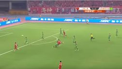 VIDEO/ Incredibile Hulk, salta due avversari e segna con un bolide