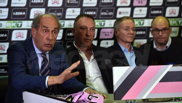 <> at Stadio Renzo Barbera on December 4, 2018 in Palermo, Italy. <> at Stadio Renzo Barbera on December 4, 2018 in Palermo, Italy.