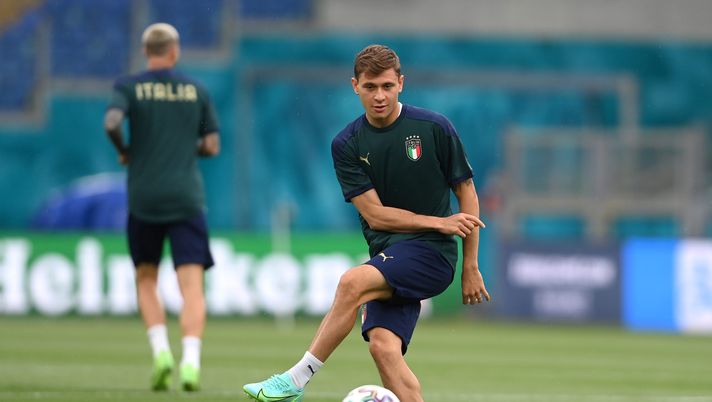 ROME, ITALY - JUNE 10: Nicolo Barella of Italy trains during the Italy Training Session ahead of the UEFA Euro 2020 Championship Group A match between Turkey and Italy at Olimpico Stadium on June 10, 2021 in Rome, Italy. (Photo by Mike Hewitt/Getty Images) ROME, ITALY - JUNE 10: Nicolo Barella of Italy trains during the Italy Training Session ahead of the UEFA Euro 2020 Championship Group A match between Turkey and Italy at Olimpico Stadium on June 10, 2021 in Rome, Italy. (Photo by Mike Hewitt/Getty Images)
