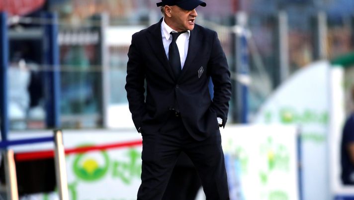 CAGLIARI, ITALY - MAY 12:  Giuseppe Iachini coach of FIorentina reacts during the Serie A match between Cagliari Calcio  and ACF Fiorentina at Sardegna Arena on May 12, 2021 in Cagliari, Italy. (Photo by Enrico Locci/Getty Images) 