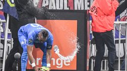 Payet colpito da una bottiglia: Lione-Marsiglia rinviata